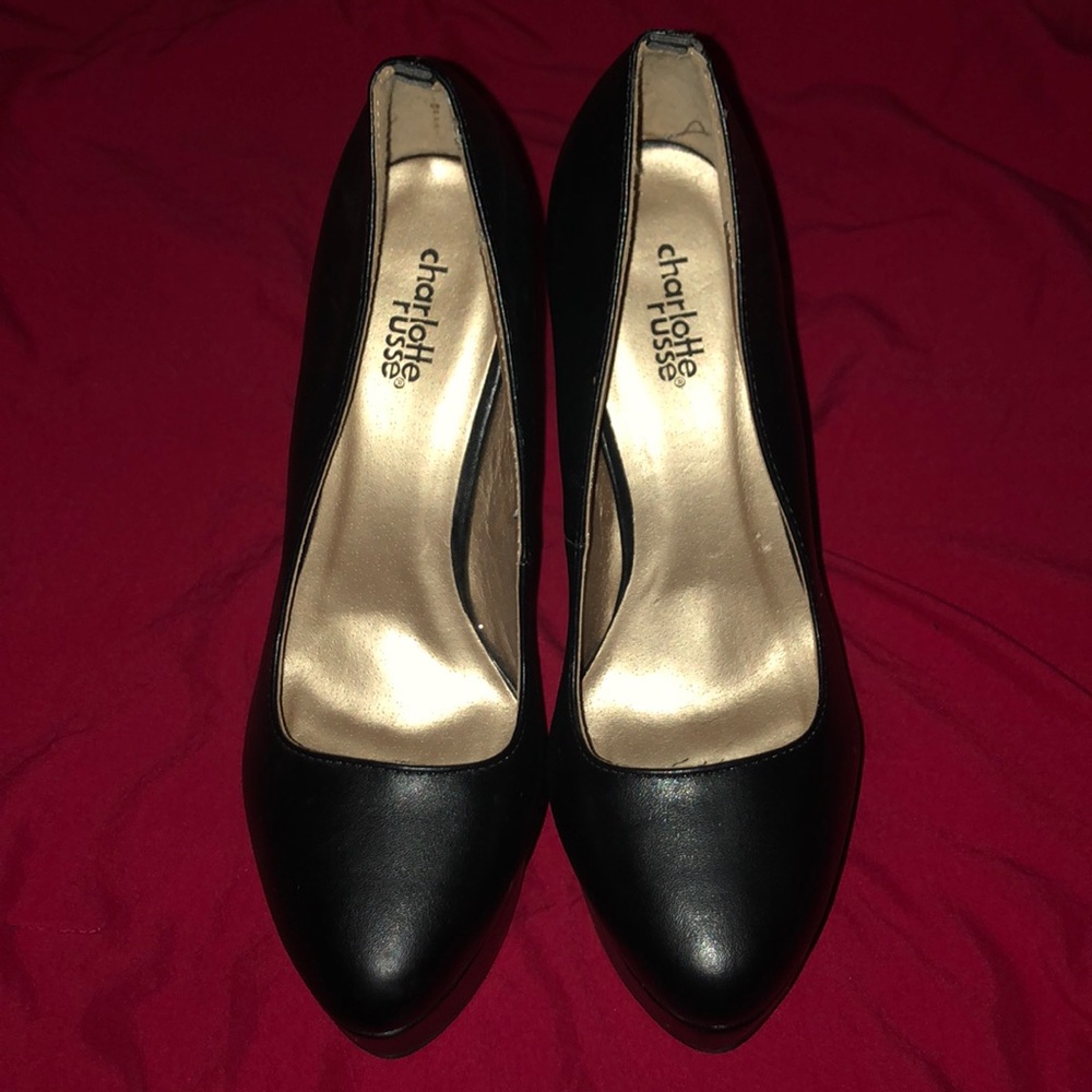 Platform Fun black pumps!